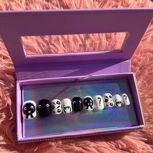 Color Charisma press on nails